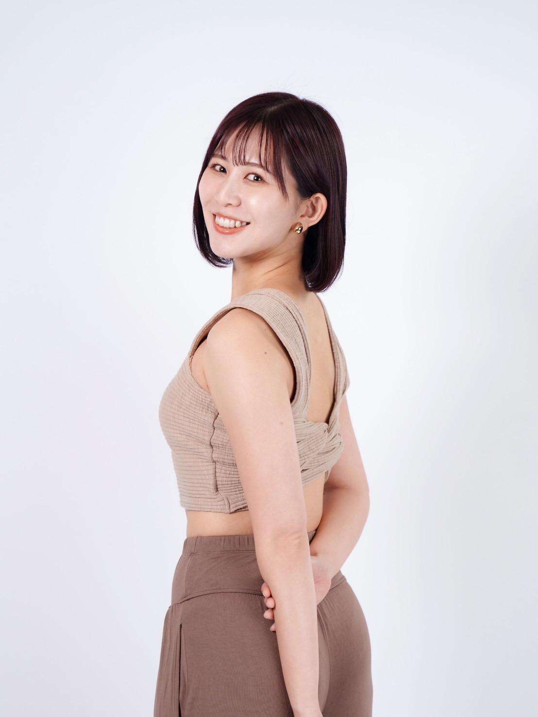 女性のインストラクター01